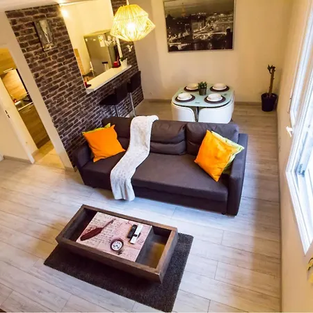 Apartment Chic With Bar In Paris Saint-Denis (Seine-Saint-Denis)