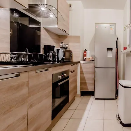 Chic With Bar In Paris Apartment Saint-Denis (Seine-Saint-Denis)